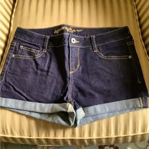 ARIZONA ~CUFFED SHORTS~Size 9~ NWOT